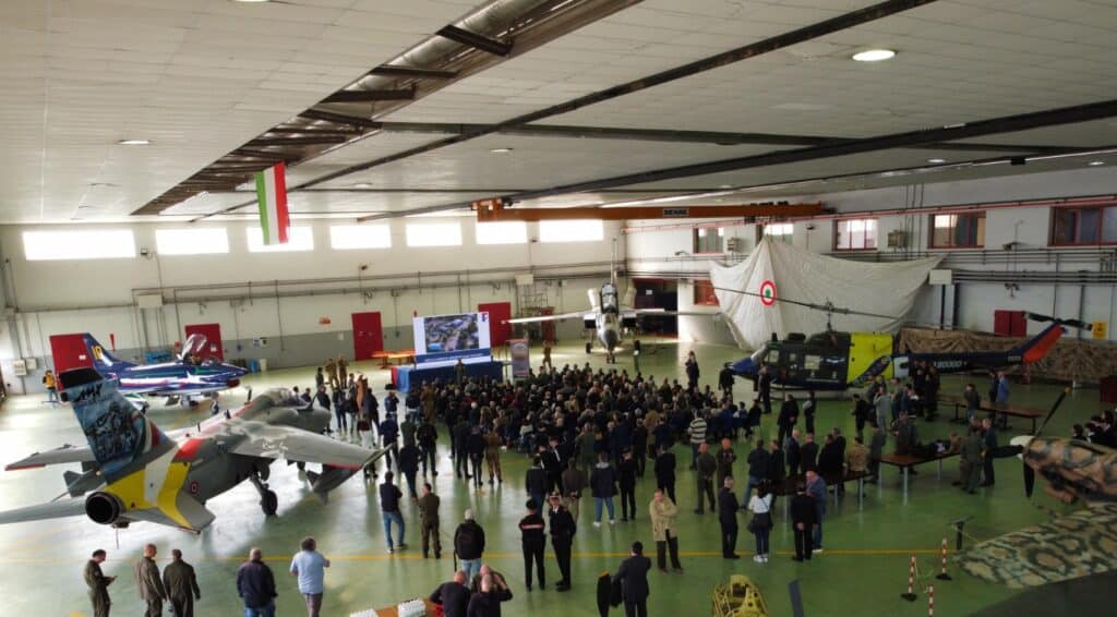 AMX atterrano a Piacenza Flight Museum