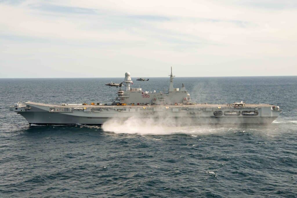 F-35B in appontaggio su portaerei Cavour