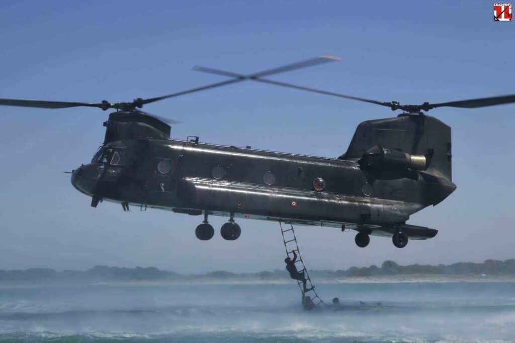 CH-47“Chinook”  - recupero con biscaglina operatori FS