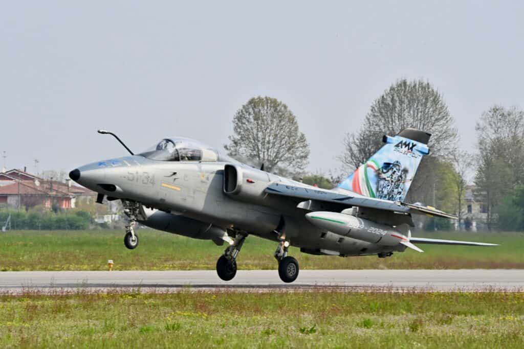 Aeronautica_dopo35_anni_si-congeda_jet_AMX_20240405-4
