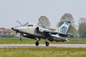 Aeronautica_dopo35_anni_si-congeda_jet_AMX_20240405-4