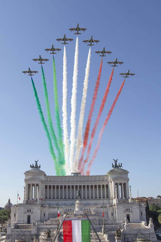 Frecce Tricolori - sorvolo Altare della Patria