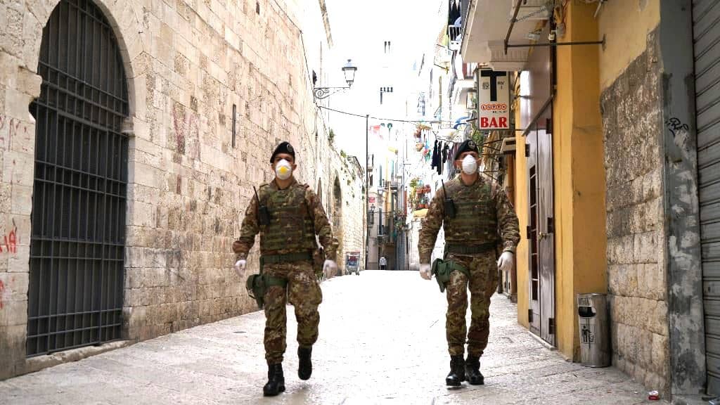 Militari Brigata Pinerolo impegnati nell'operazione Strade Sicure Bari