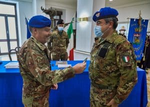 Foto-3-Il-Generale-Ricco-cede-il-comando-dellAVES-al-Generale-Di-Stasio