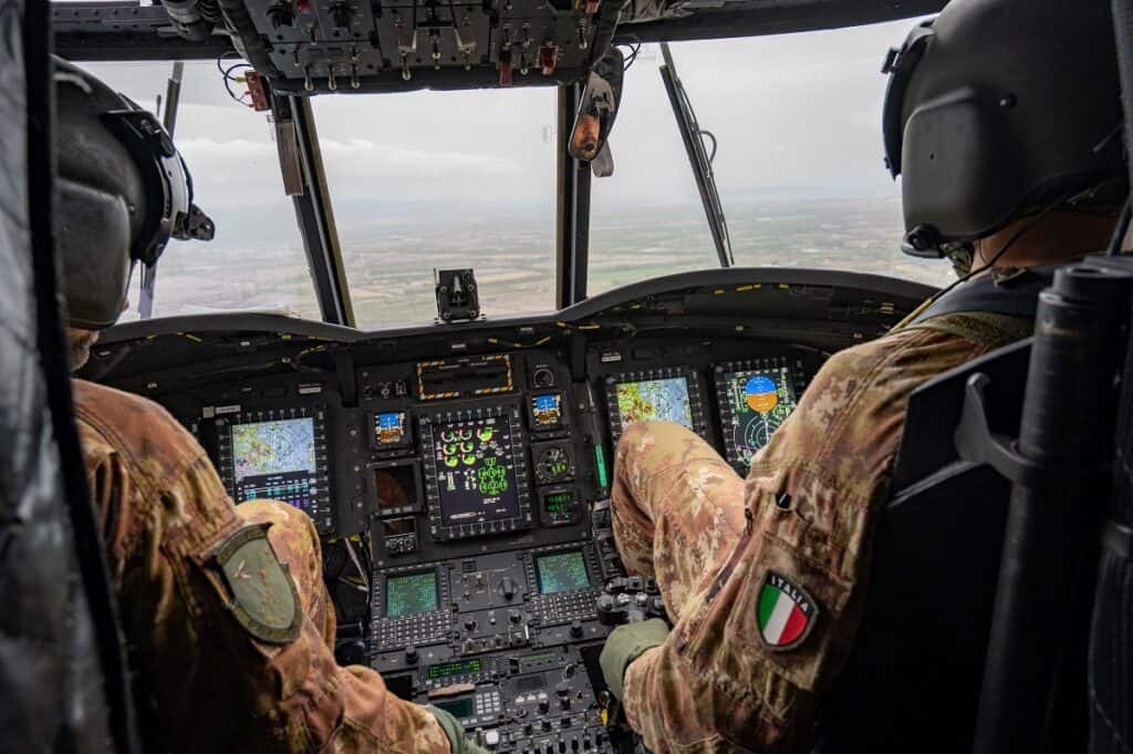 vista cockpit piloti Esercito