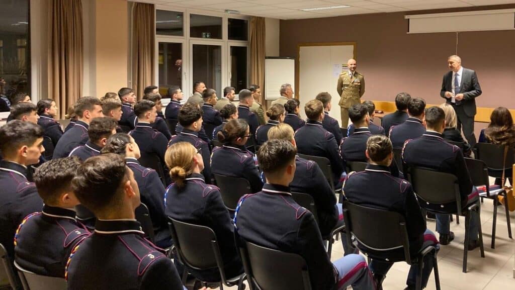 Foto 5 Incontro con l'Ammiraglio Giacomin