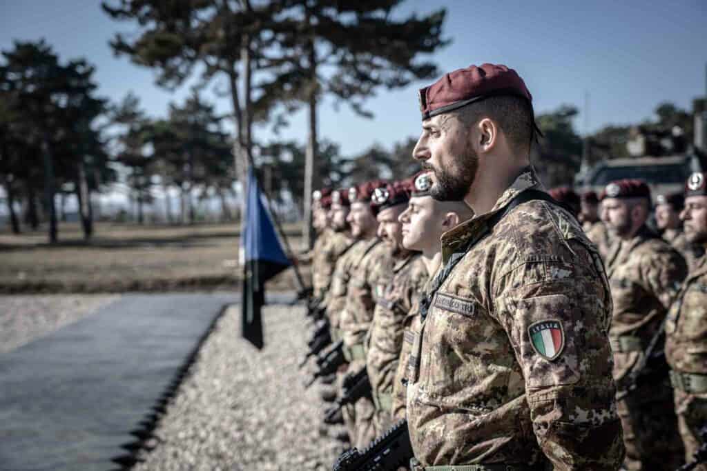 Operazione eVA, i paracadutisti della Folgore cedono il comando in Ungheria