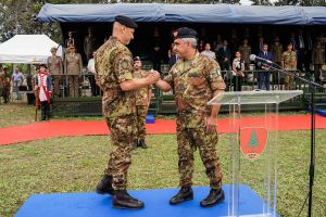 Il momento del passaggio di comando