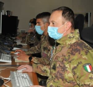 Operatori-della-Data-Link-Management-Cell-a-terminale