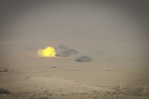 Un momento dell'esercitazione a fuoco con carri Ariete