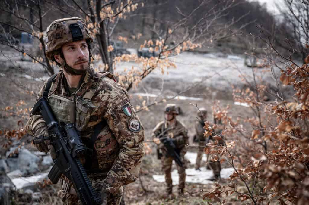 Il 183° “Nembo” svolge attivitá di monitoraggio nel sud del Kosovo