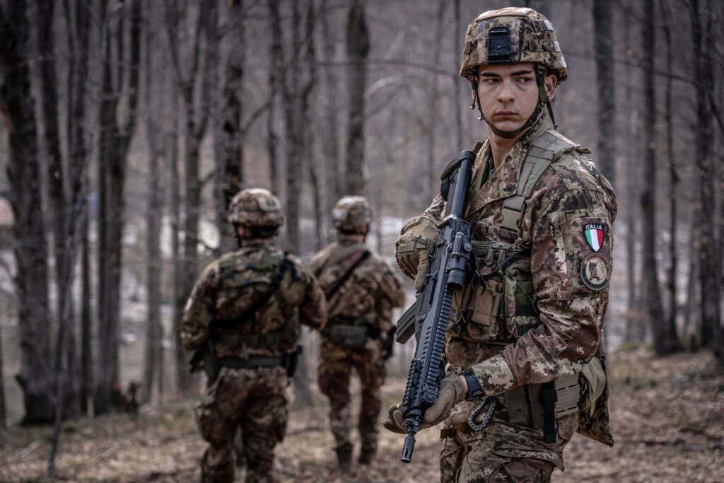 Il 183° “Nembo” svolge attivitá di monitoraggio nel sud del Kosovo