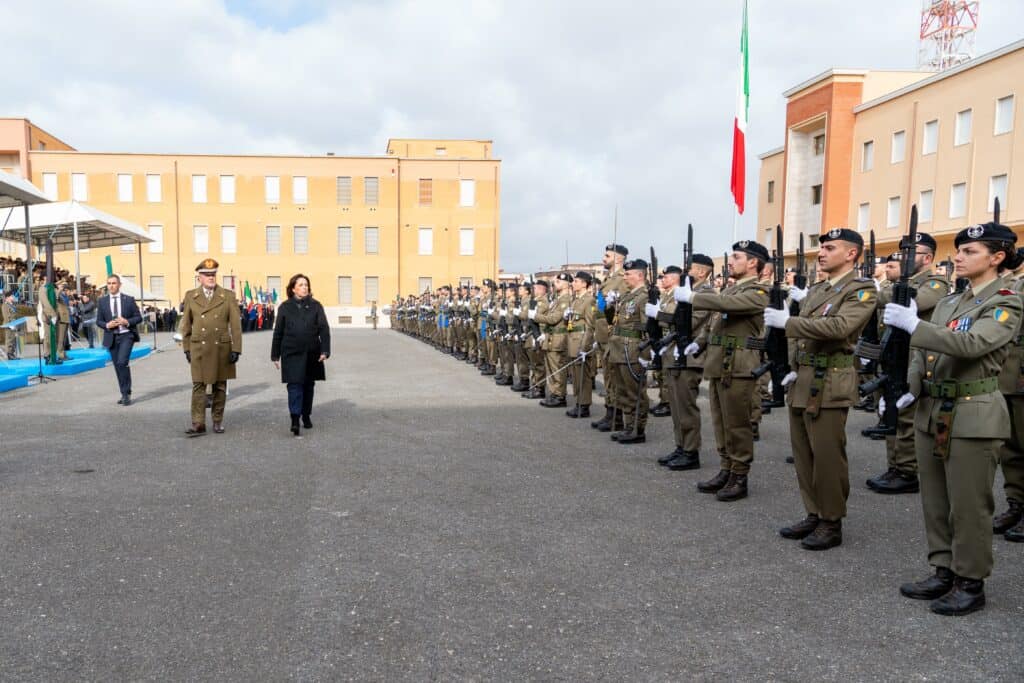 cerimonia di consegna delle Bandiere di Guerra a due reggimenti neocostituiti