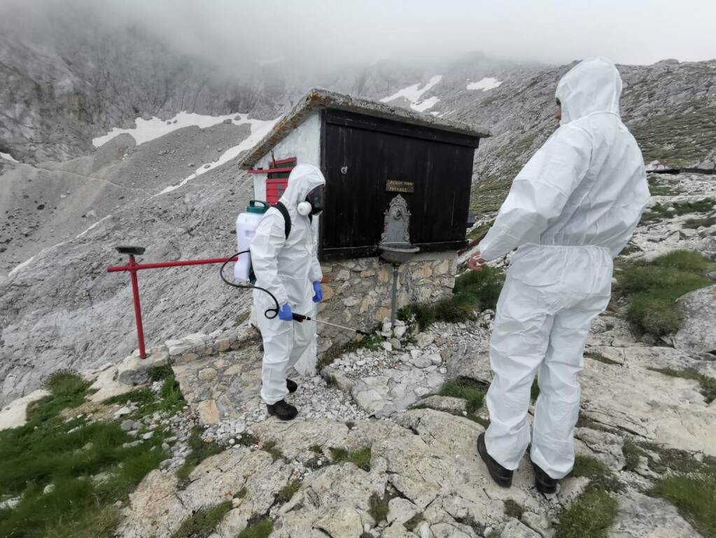 il 9°alpini sanifica il rifugio franchetti