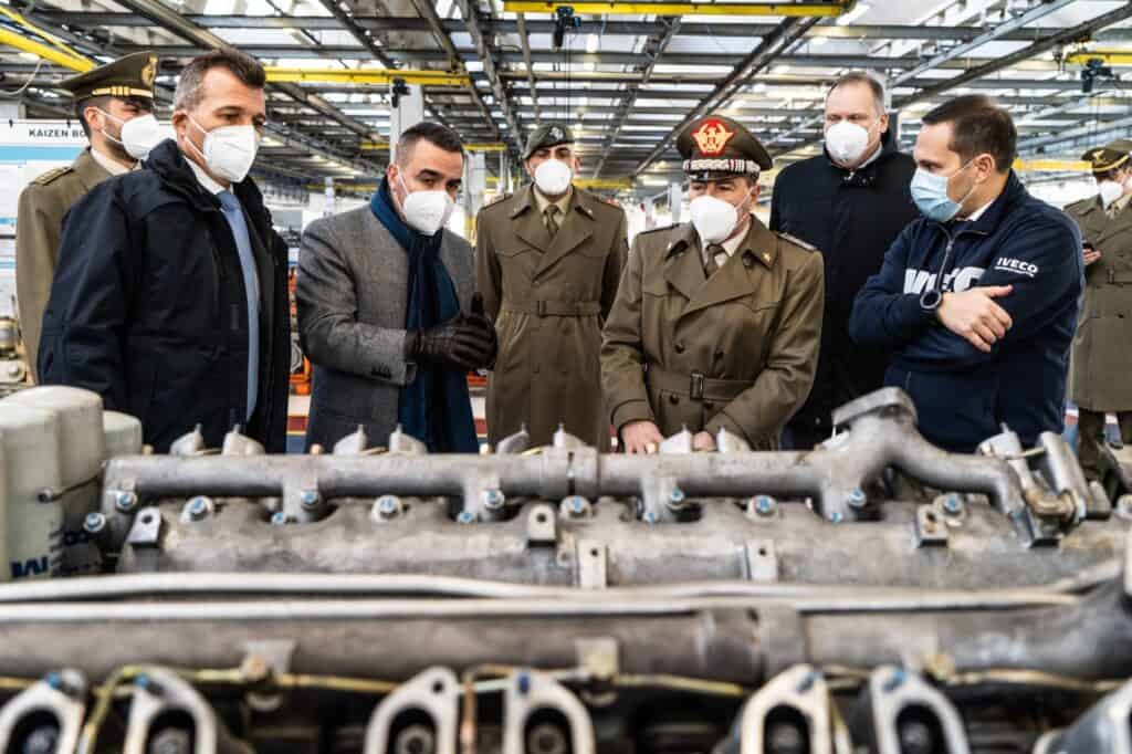 Generale di Corpo d’Armata Salvatore Farina in visita allo stabilimento IVECO di Bolzano