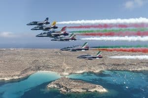 Frecce Tricolori sorvolo Lampedusa