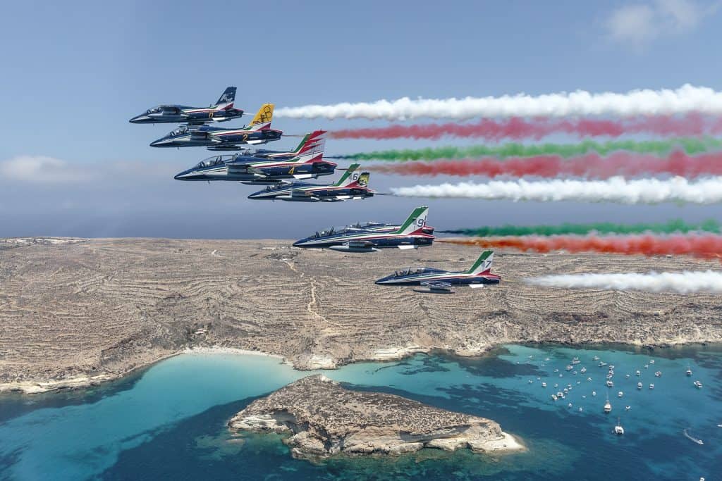 Frecce Tricolori - sorvolo Lampedusa